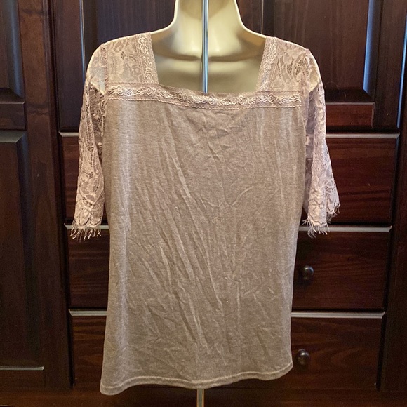 NWOT MD Tan Oversized See Through Lace Short Sleeve V Neck Shirt - Picture 4 of 10